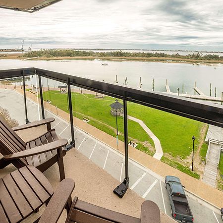 Bask Hotel At Big Rock Landing Morehead City Bagian luar foto