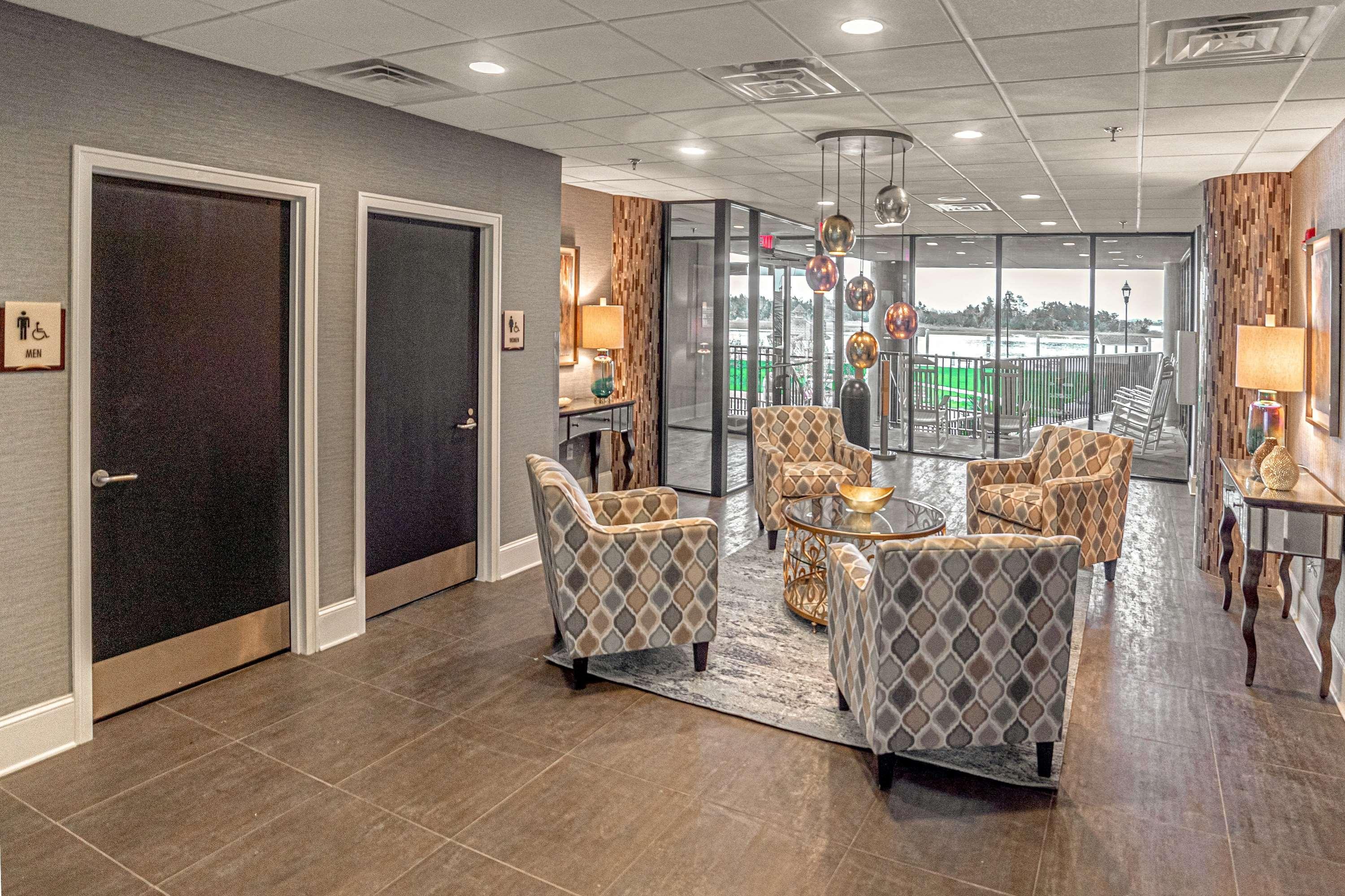 Bask Hotel At Big Rock Landing Morehead City Bagian luar foto