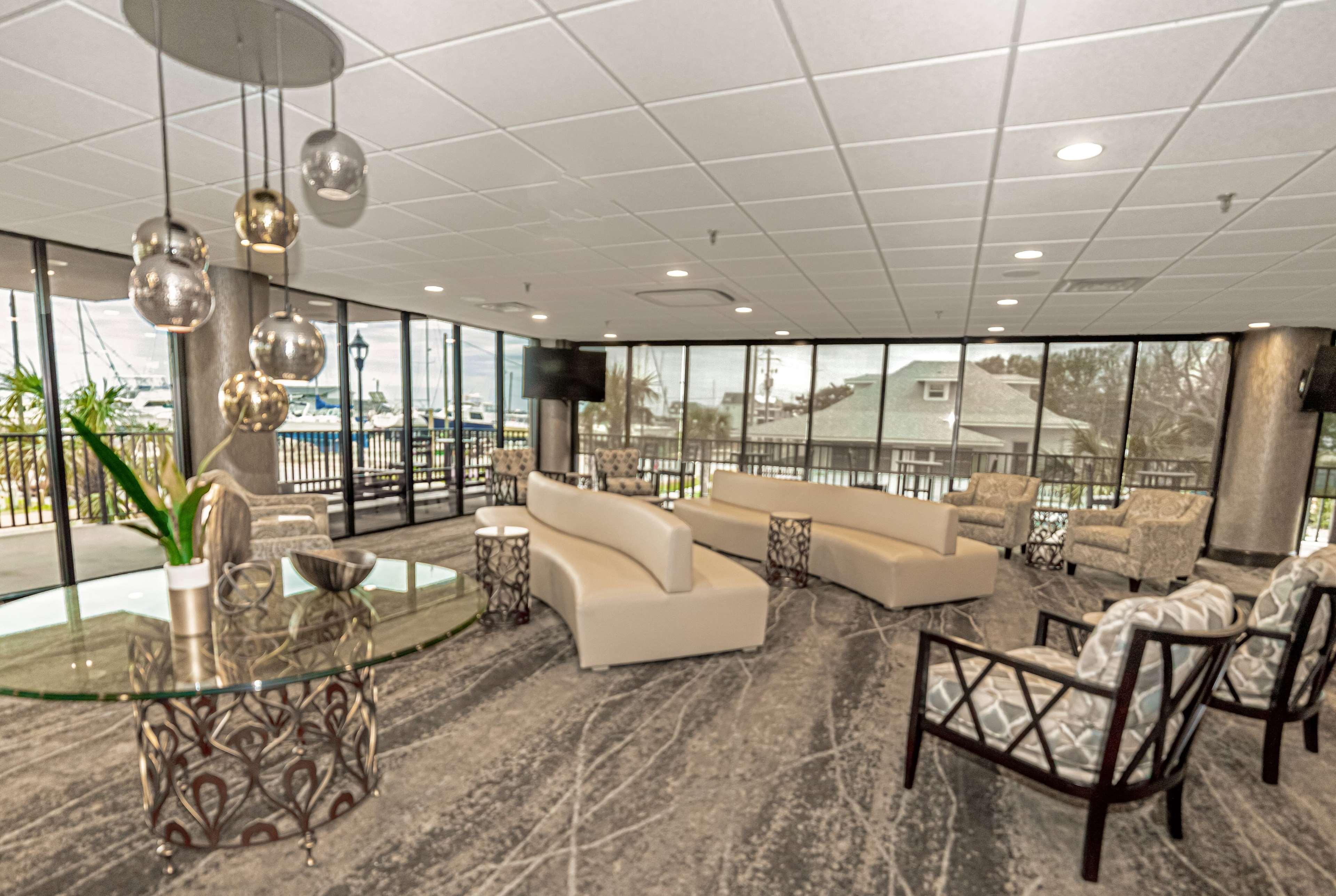 Bask Hotel At Big Rock Landing Morehead City Bagian luar foto
