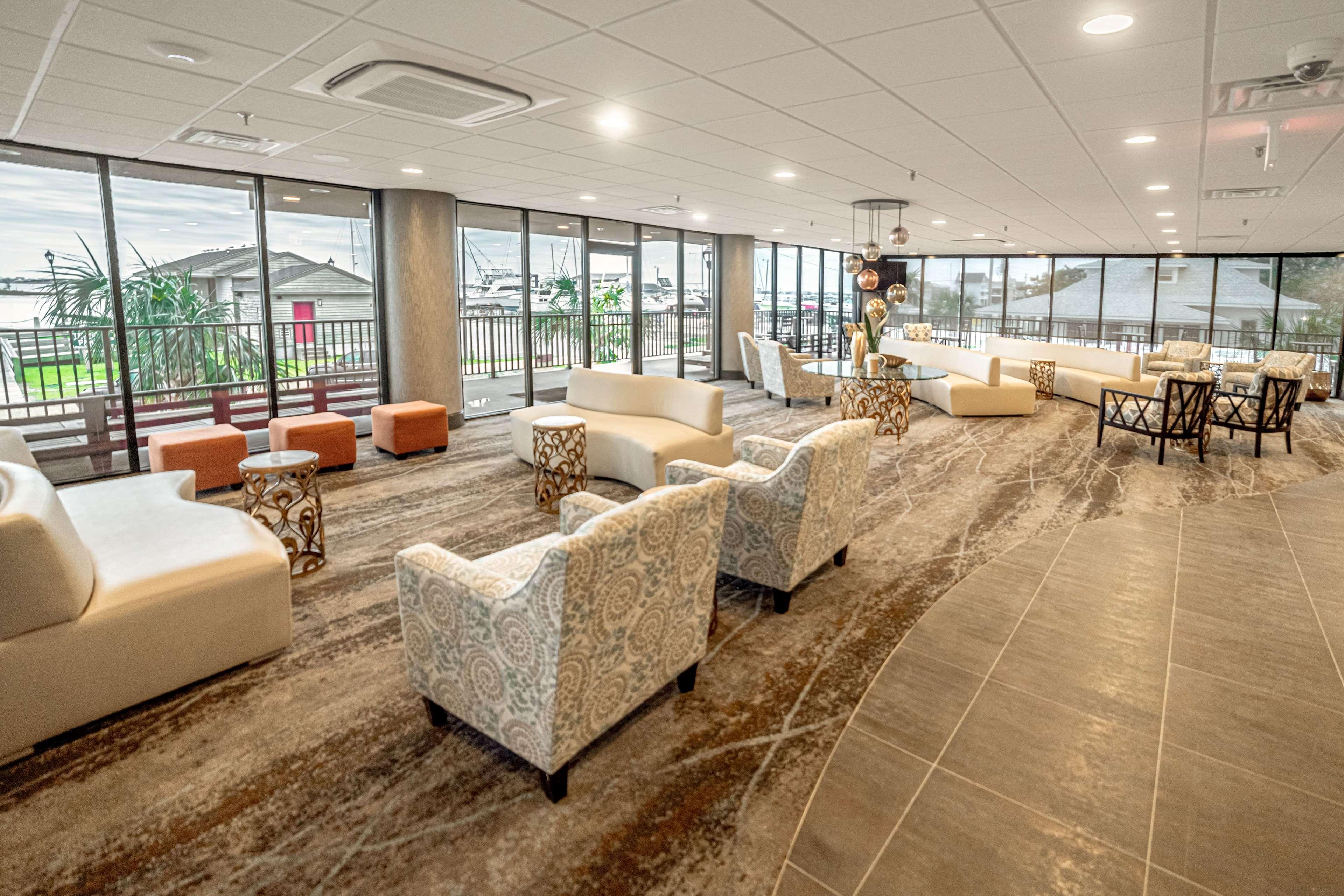 Bask Hotel At Big Rock Landing Morehead City Bagian luar foto