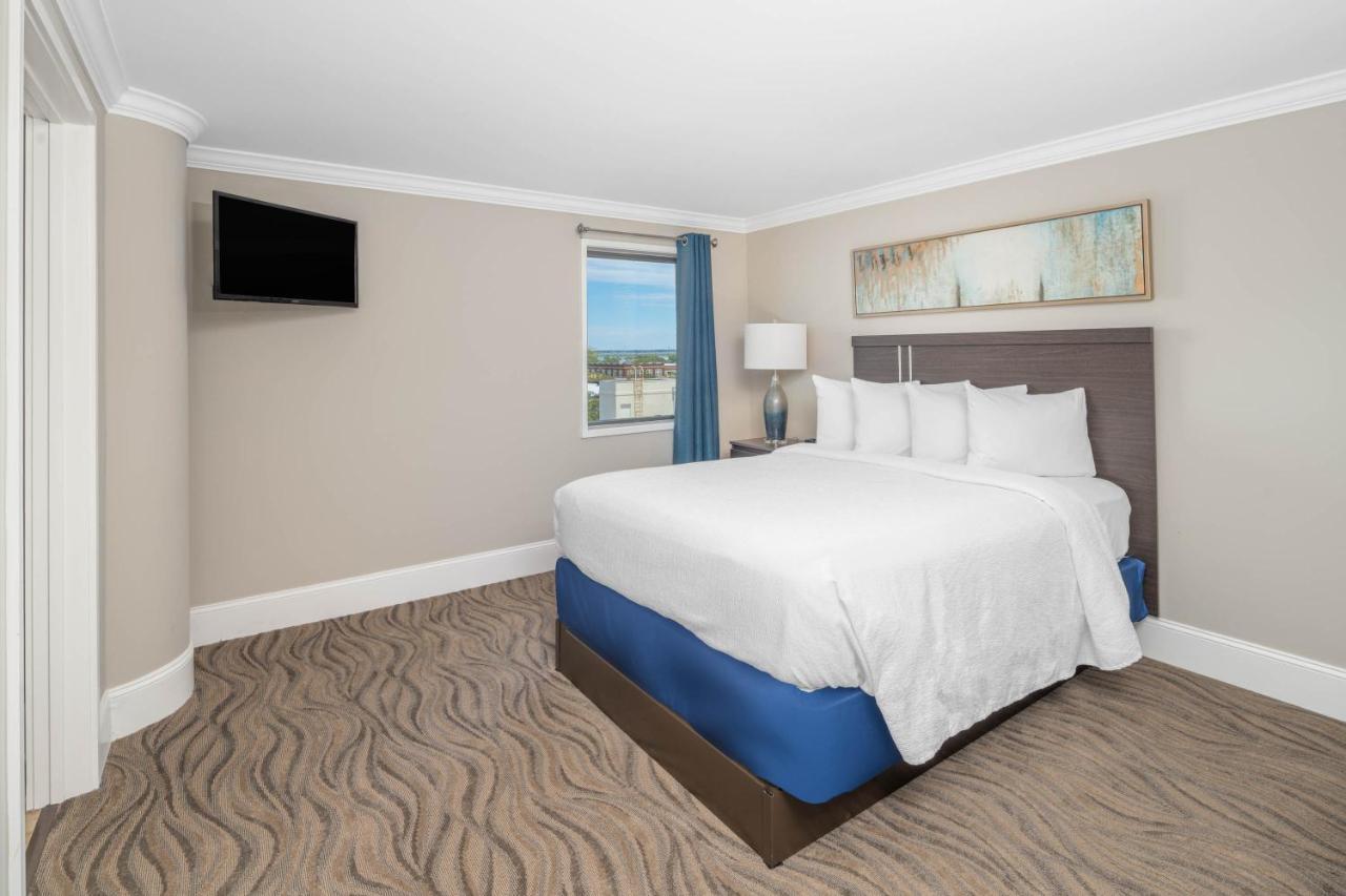 Bask Hotel At Big Rock Landing Morehead City Bagian luar foto
